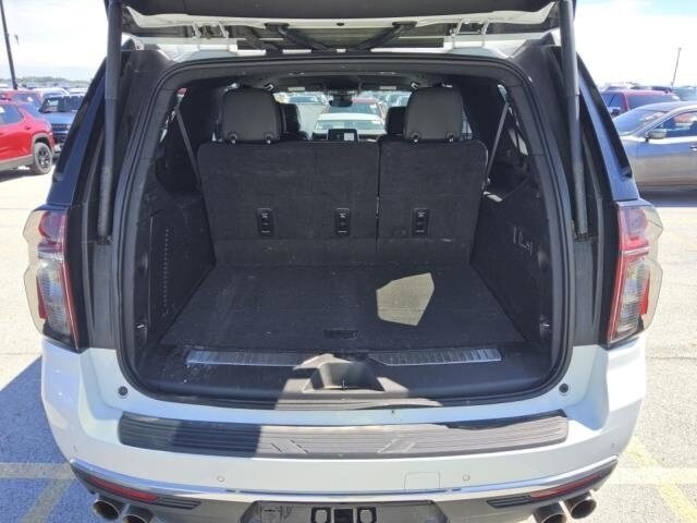 2024 Chevrolet Suburban Premier photo 4