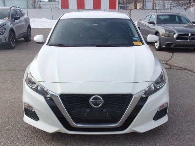 Used 2019 Nissan Altima S with VIN 1N4BL4BV8KN323580 for sale in Junction City, KS