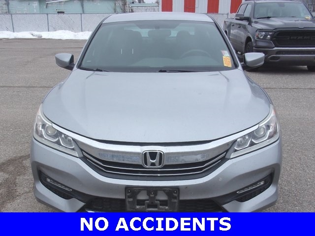 Used 2017 Honda Accord Sport SE with VIN 1HGCR2F10HA011683 for sale in Junction City, KS