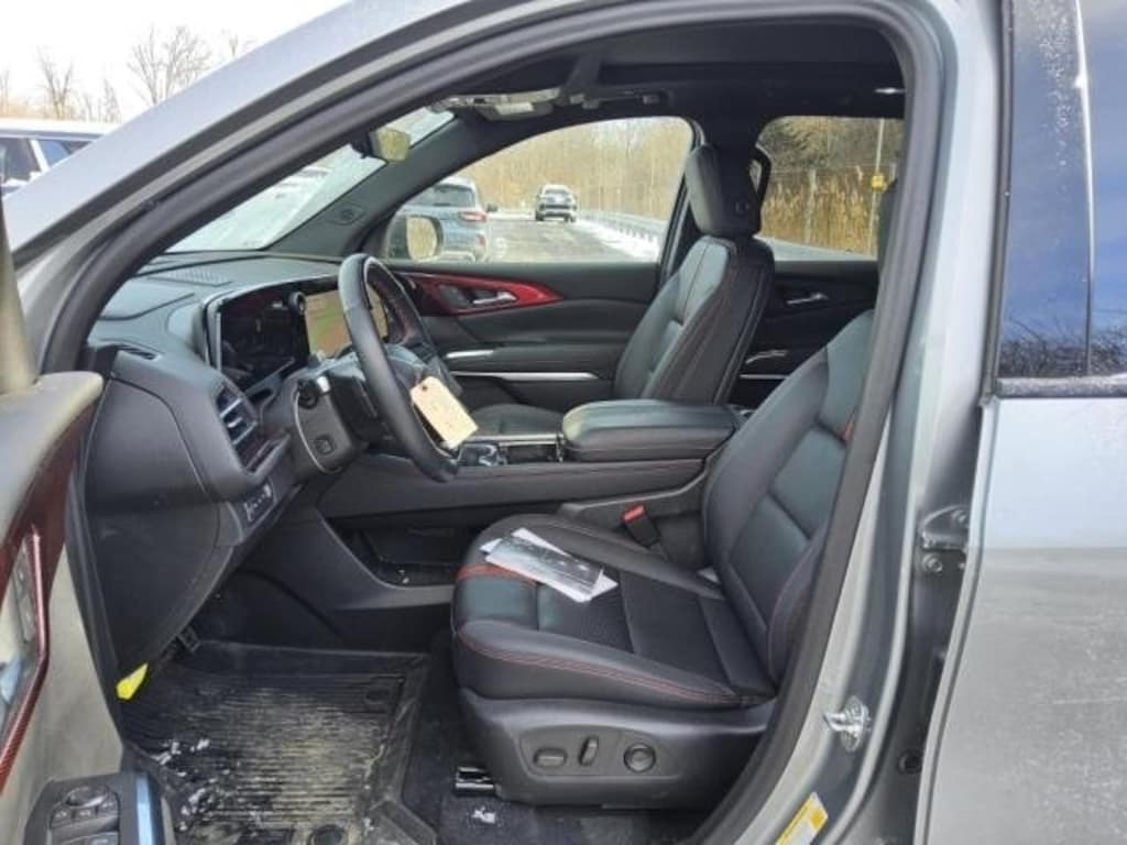 Used 2024 Chevrolet Traverse RS SUV