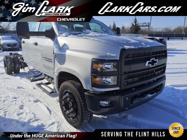 2023 Chevrolet Silverado 4500 Medium Duty Chassis Cab Work Truck's photo