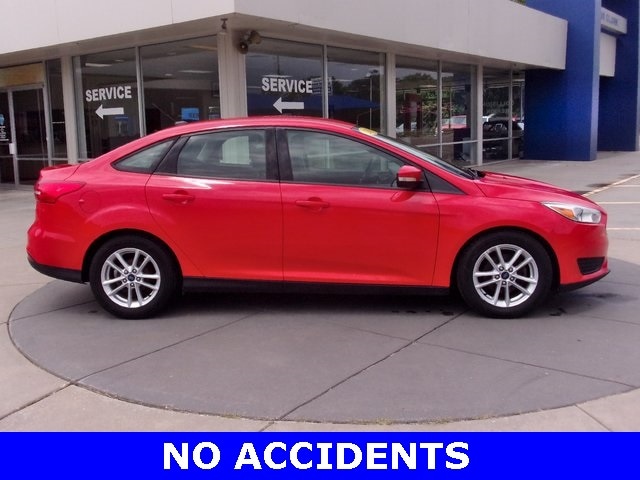 Used 2015 Ford Focus SE with VIN 1FADP3F20FL283889 for sale in Junction City, KS