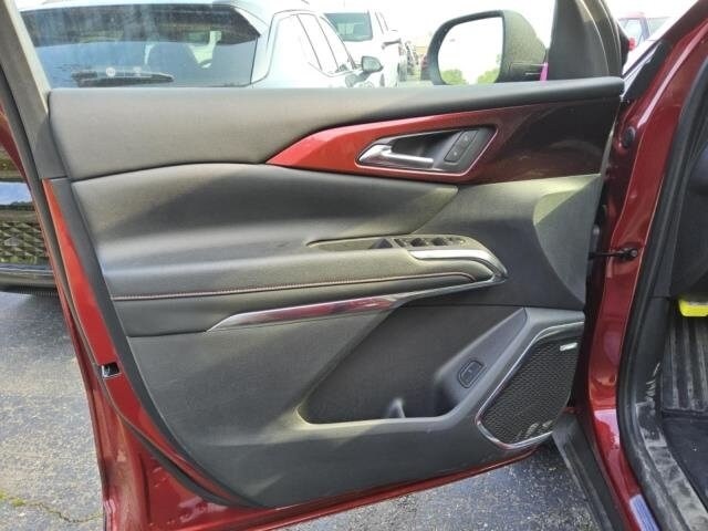 2024 Chevrolet Traverse Z71 photo 2