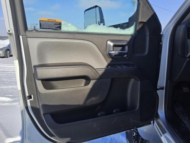 2023 Chevrolet Silverado 5500HD Work Truck photo 2