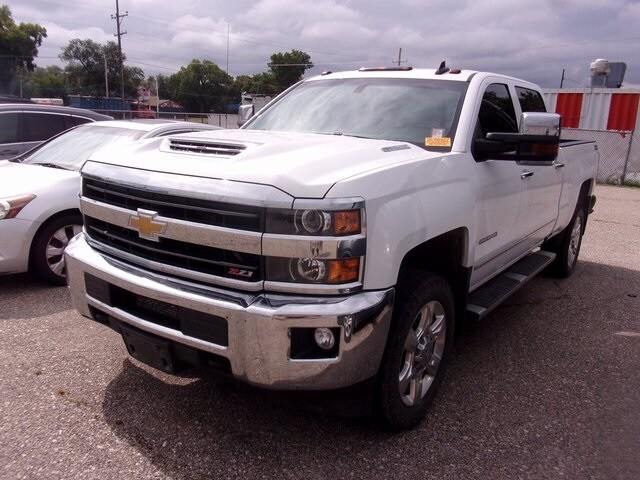 2019 Chevrolet Silverado 2500HD LTZ photo 3