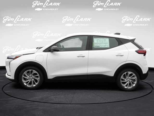 2027 Chevrolet Bolt LT - Photo 17