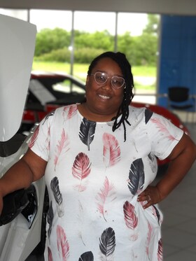Staff member DOMINIQUE BARNER from ID_e5f468445063