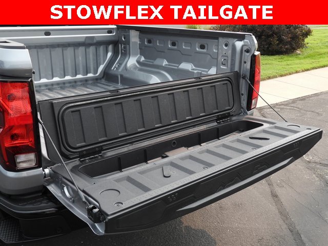 2026 Chevrolet Colorado Trail Boss photo 2