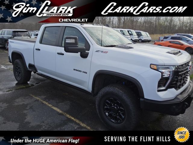 2025 Chevrolet Silverado HD ZR2 4WD Crew Cab Standard Box's photo
