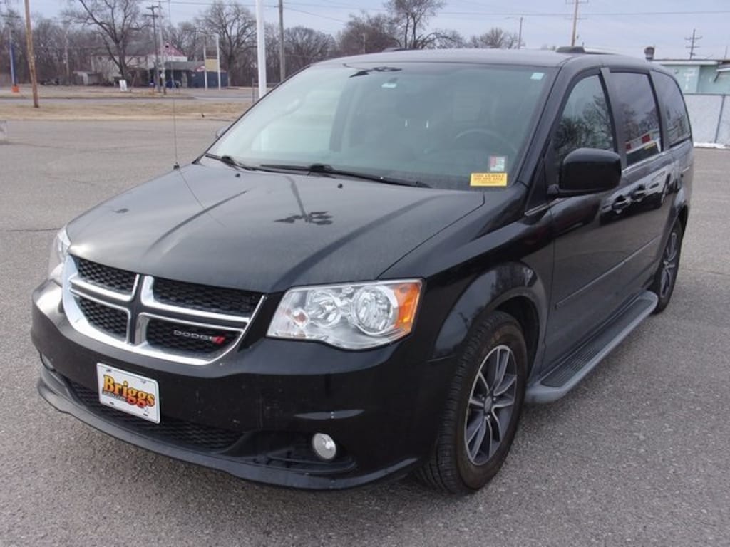 Used 2017 Dodge Grand Caravan SXT Minivan/Van
