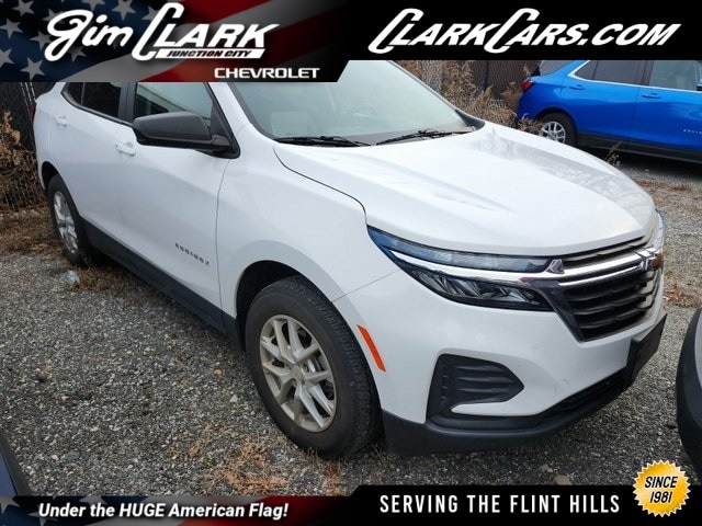 2023 Chevrolet Equinox LS's photo