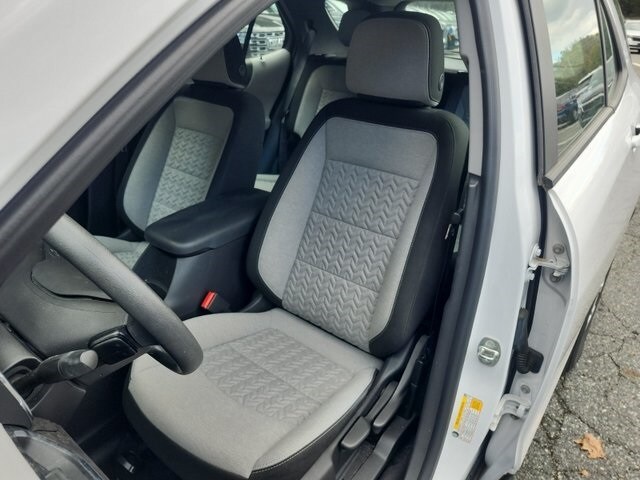 2023 Chevrolet Equinox LS photo 3