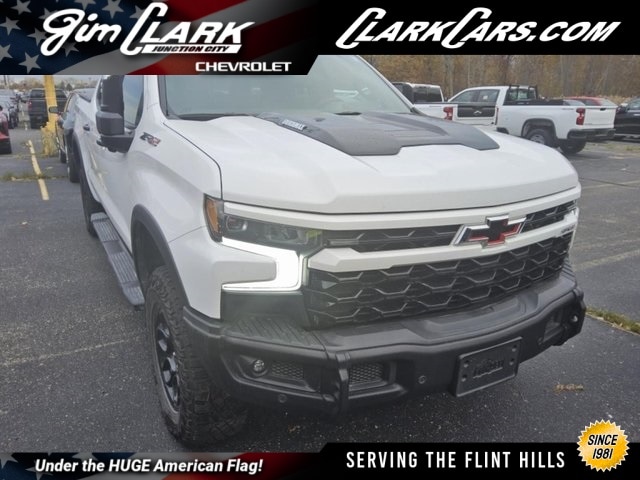 2024 Chevrolet Silverado 1500 ZR2's photo