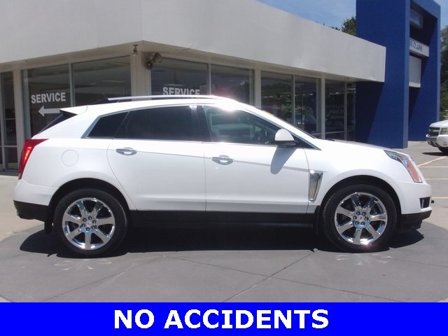 Used 2013 Cadillac SRX Performance Collection with VIN 3GYFNDE39DS655630 for sale in Junction City, KS