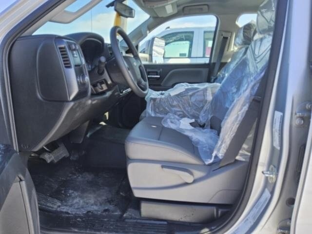 2023 Chevrolet Silverado 5500HD Work Truck photo 3