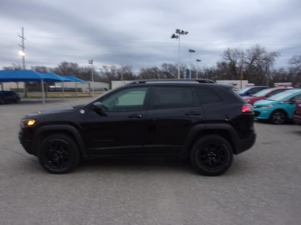 Used 2021 Jeep Cherokee Trailhawk SUV