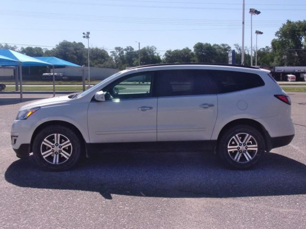 Used 2017 Chevrolet Traverse LT SUV