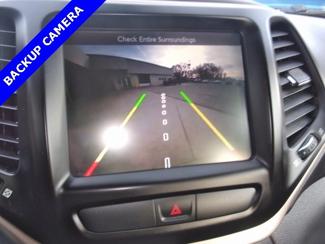 Used 2017 Jeep Cherokee Latitude with VIN 1C4PJMCS9HW558017 for sale in Junction City, KS