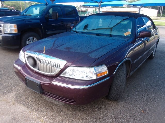 2006 Lincoln Town Car Executive photo 3