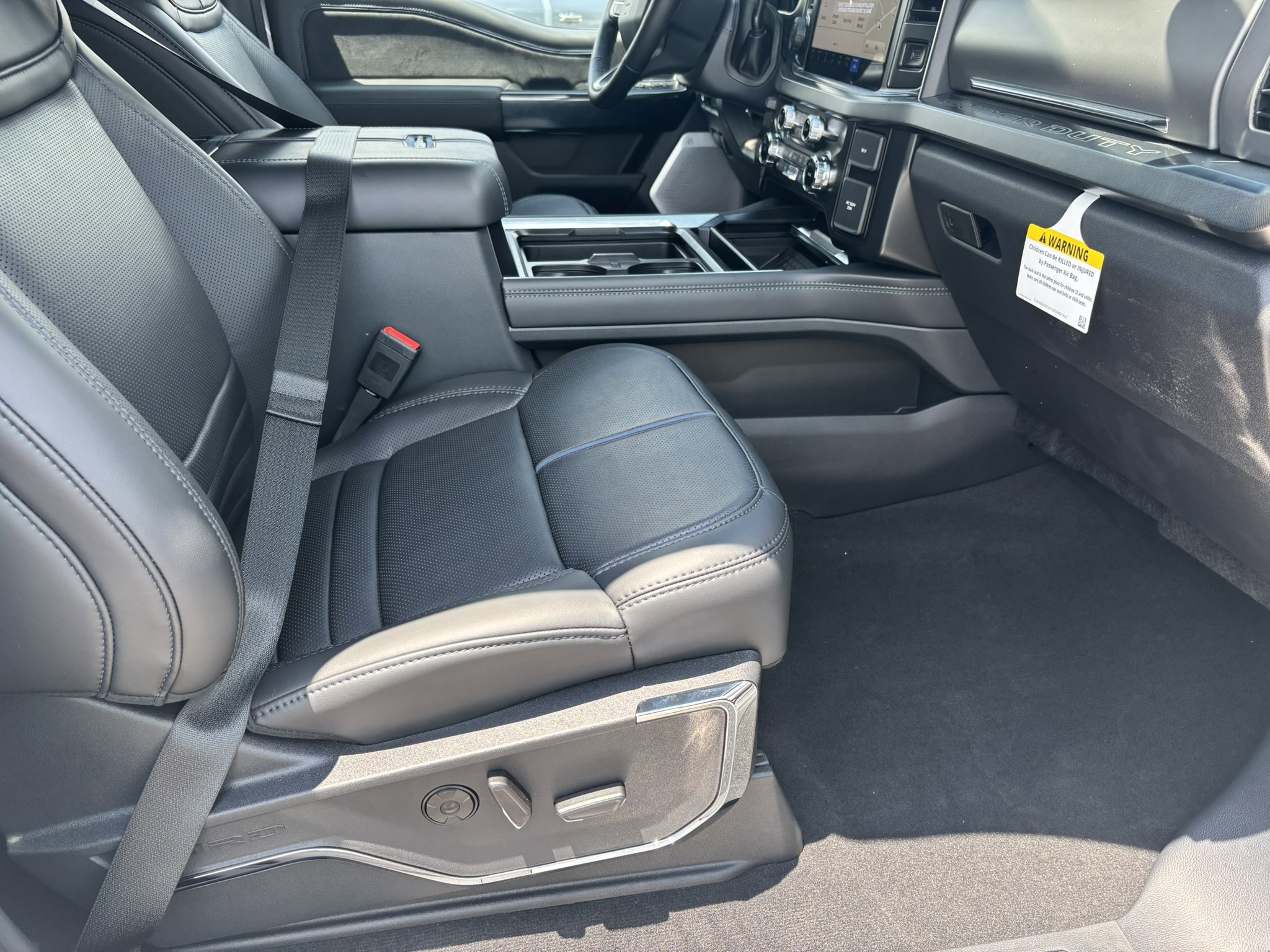2025 Ford F-250 Super Duty Platinum - Photo 11
