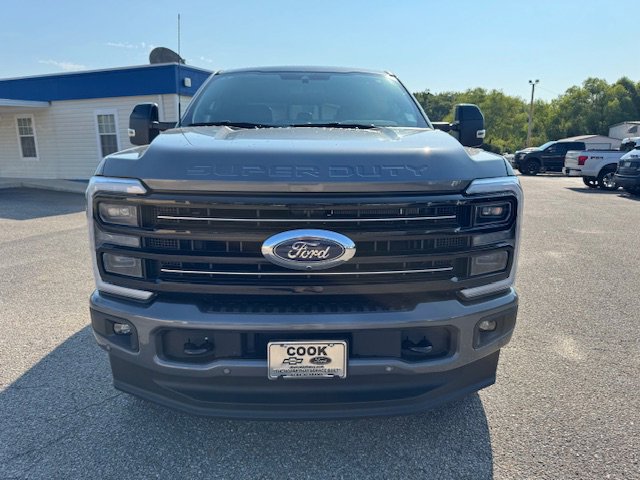 2025 Ford F-250 Platinum photo 2