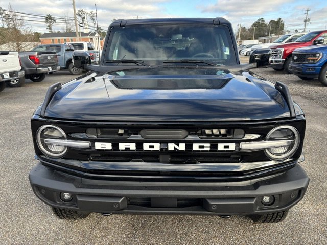 2024 Ford Bronco Outer Banks photo 3