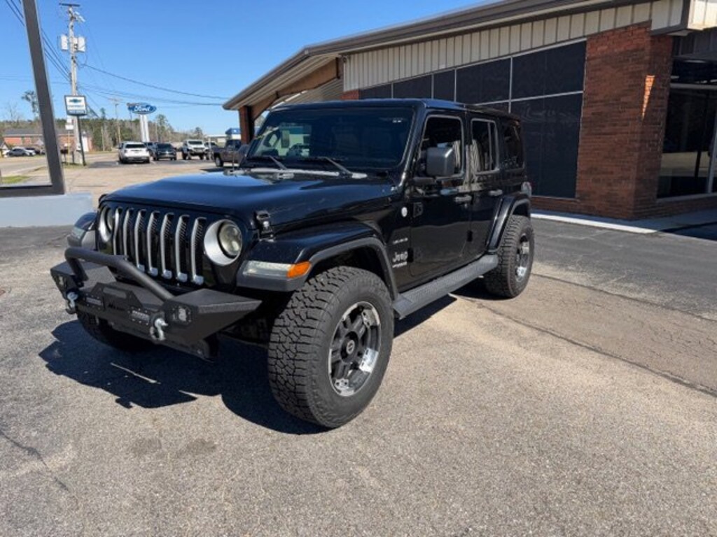 Used 2018 Jeep Wrangler Unlimited Sahara 4x4 SUV