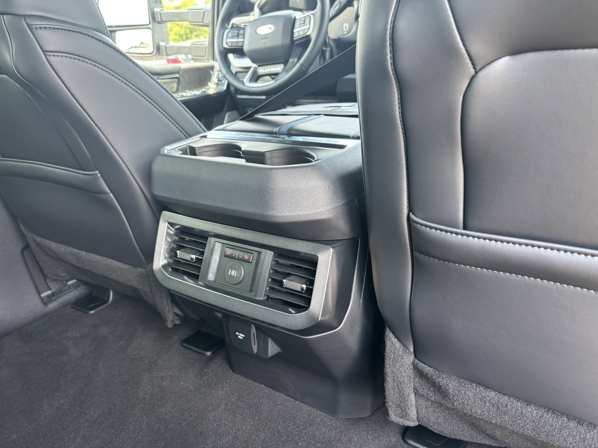 2025 Ford F-250 Super Duty Platinum - Photo 9