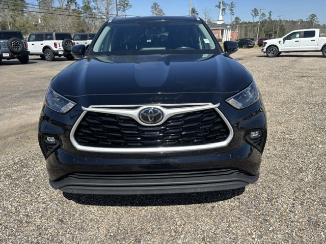 2022 Toyota Highlander XLE photo 2
