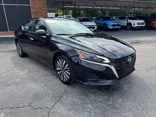 2024 Nissan Altima 2.5 SV photo 3