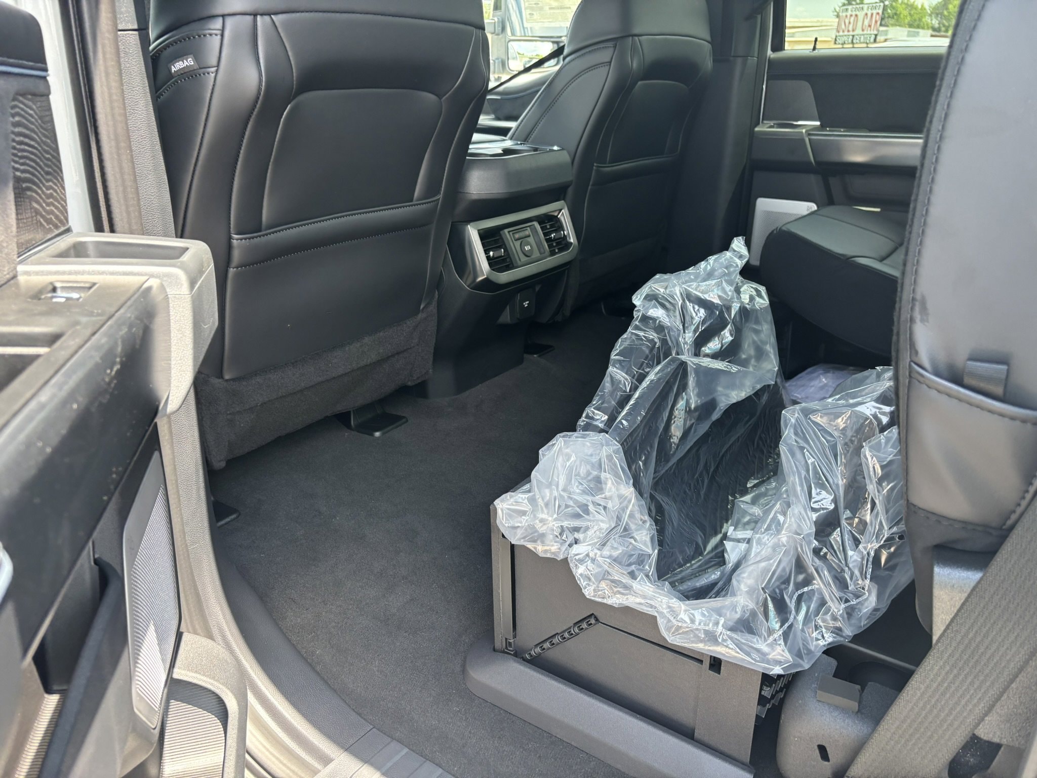 2025 Ford F-250 Super Duty Platinum - Photo 16