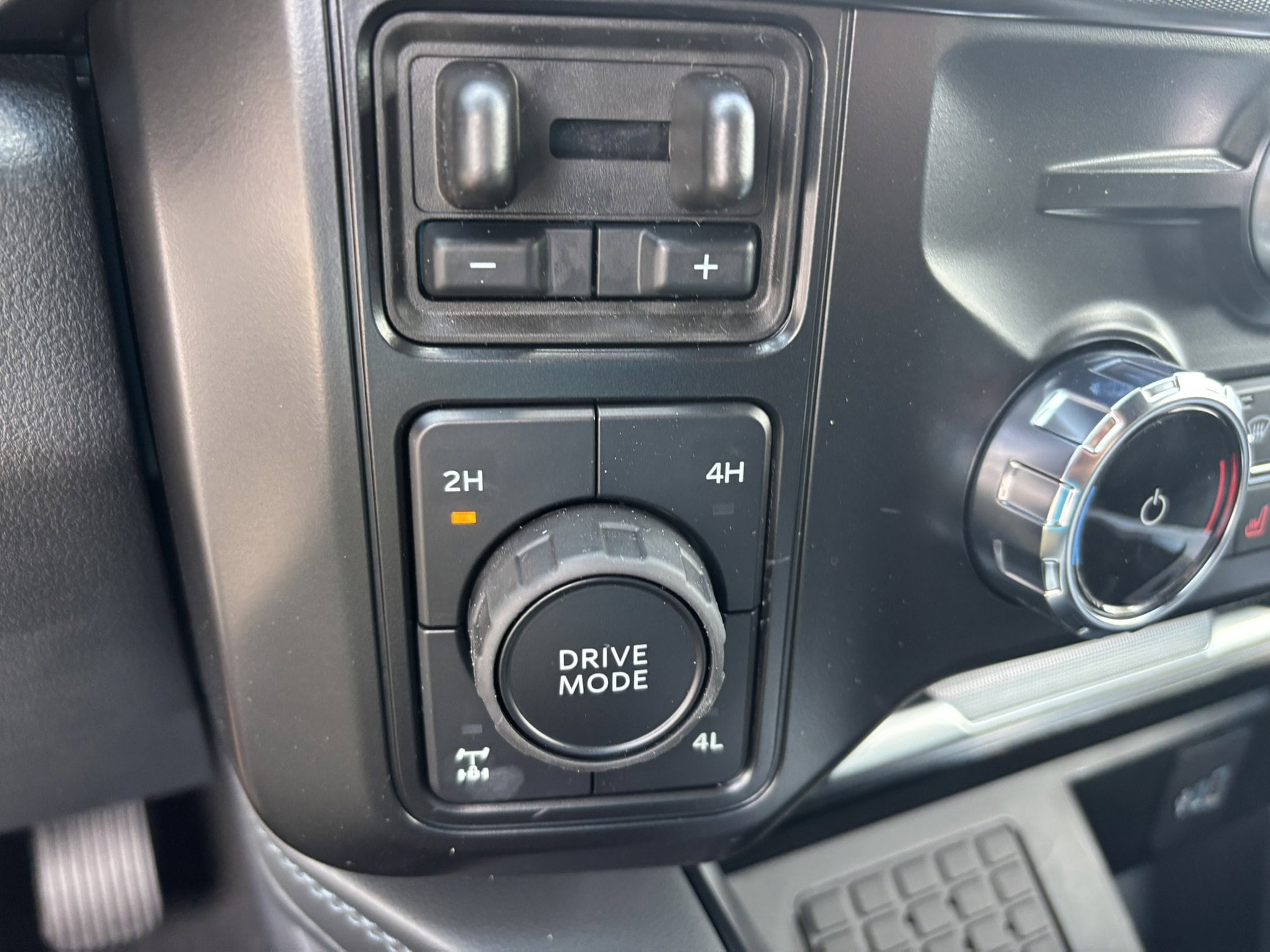 2025 Ford F-250 Super Duty Platinum - Photo 31