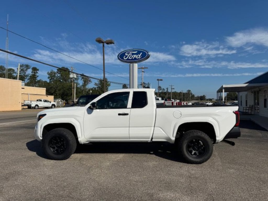 Used 2024 Toyota Tacoma SR Truck XtraCab