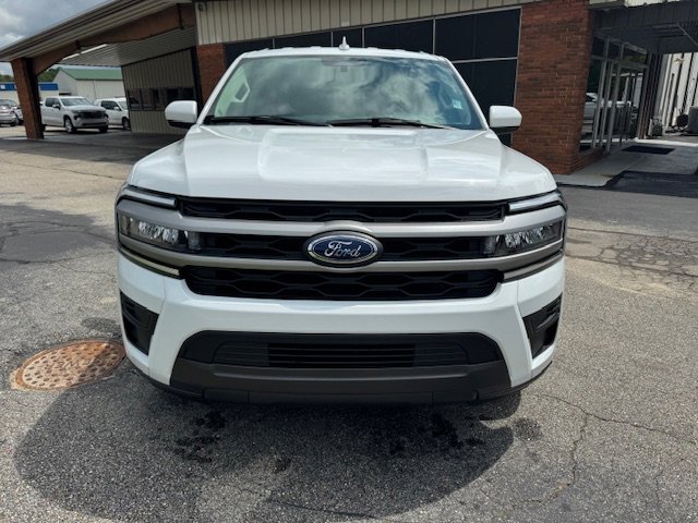 2024 Ford Expedition XLT photo 2