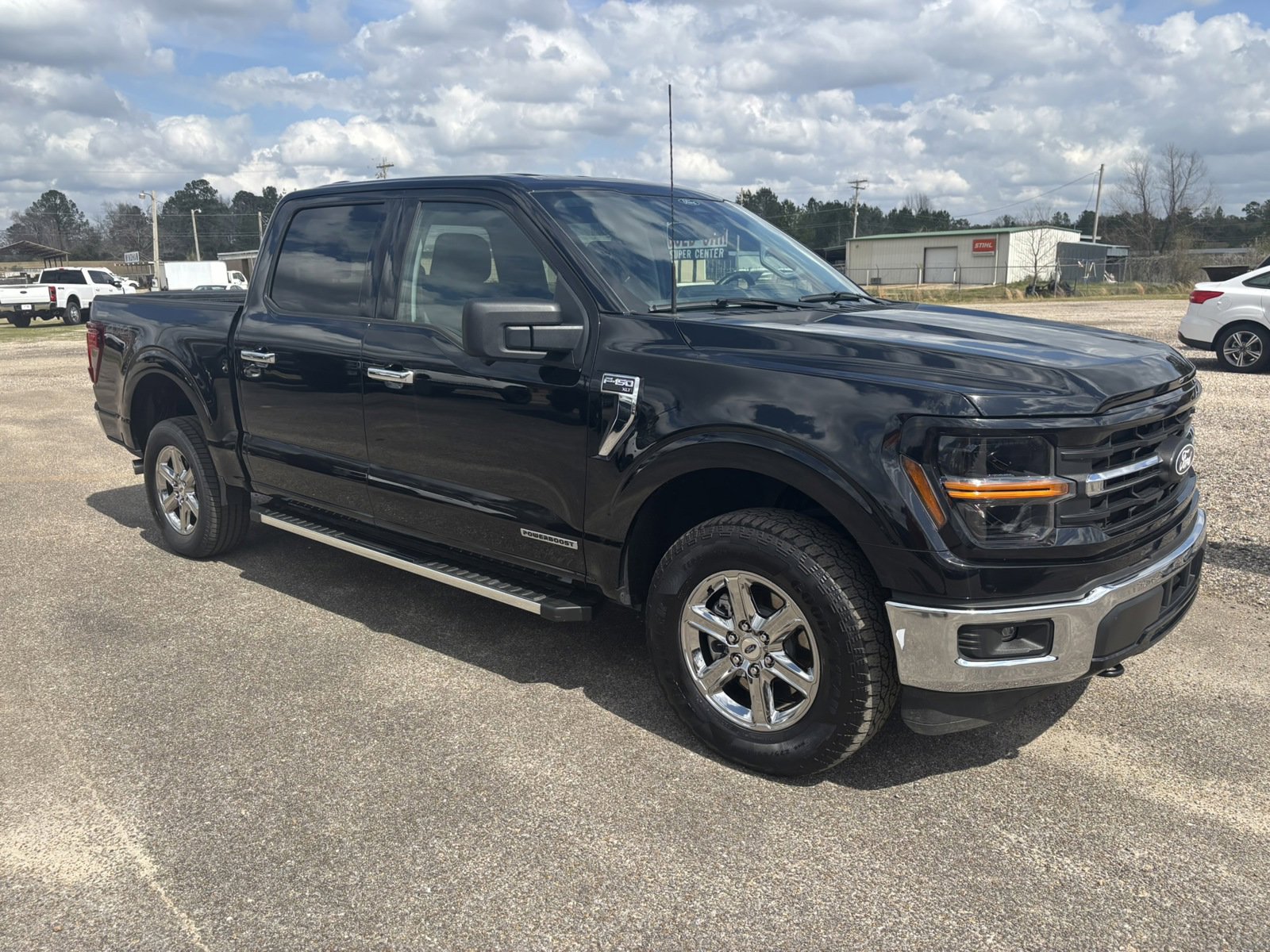 2024 Ford F-150 XLT photo 3