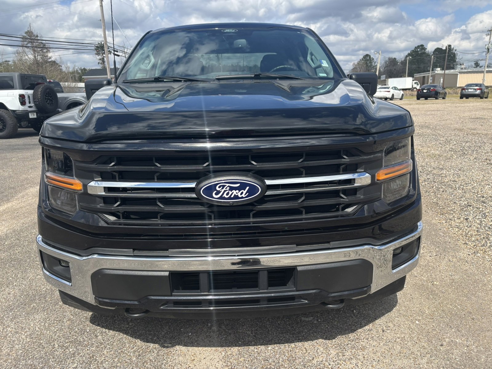 2024 Ford F-150 XLT photo 2