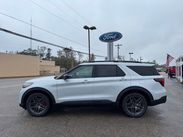 2026 Ford Explorer ST-LINE's photo