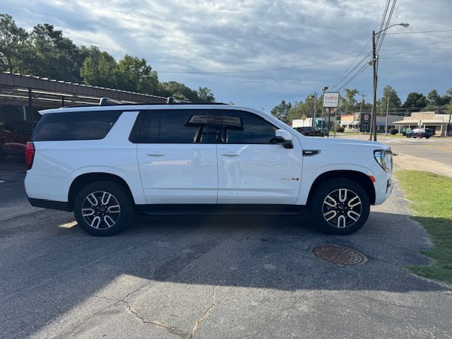 2022 Gmc Yukon XL AT4 photo 3