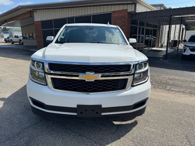 2018 Chevrolet Suburban LT photo 2