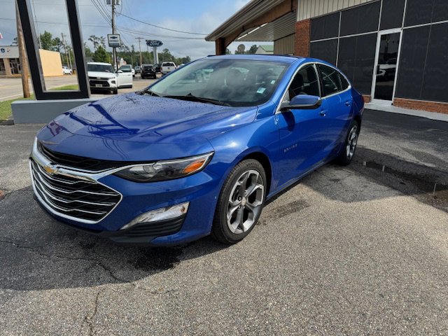 2023 Chevrolet Malibu 1LT photo 2