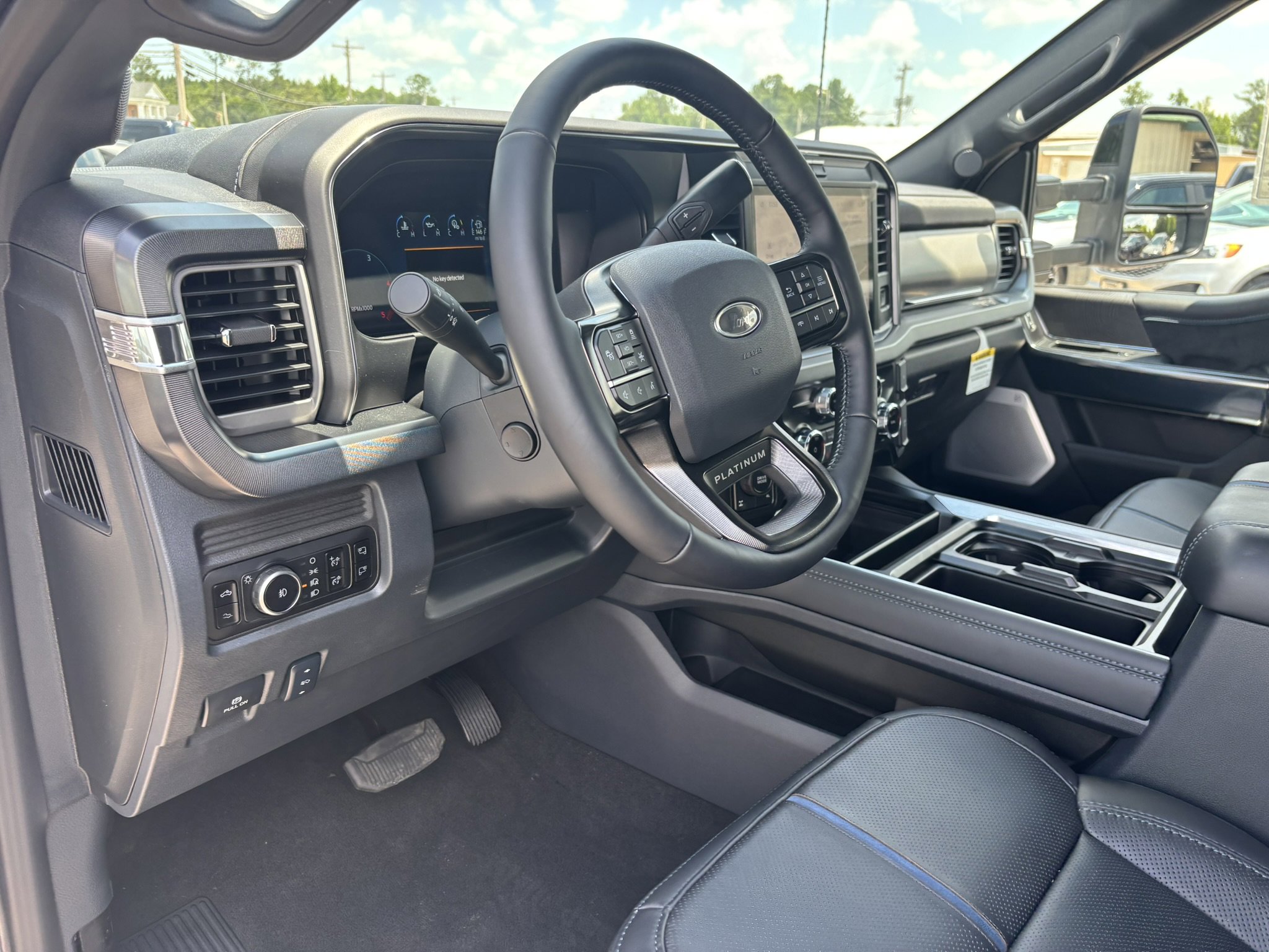 2025 Ford F-250 Super Duty Platinum - Photo 19