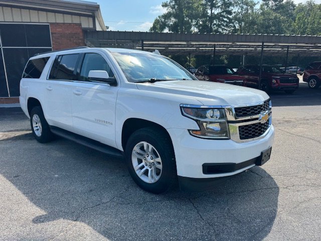 2018 Chevrolet Suburban LT photo 3