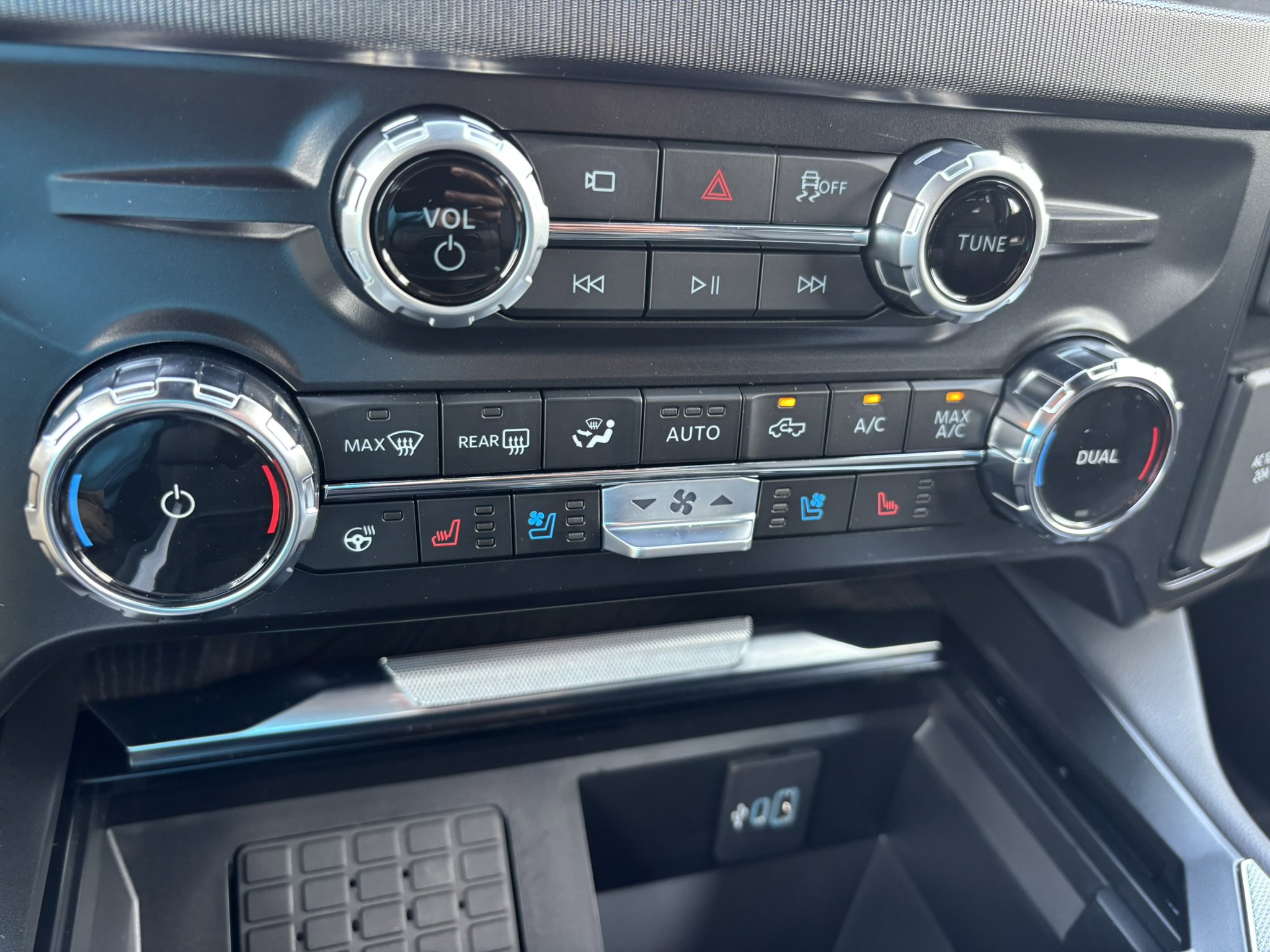 2025 Ford F-250 Super Duty Platinum - Photo 24