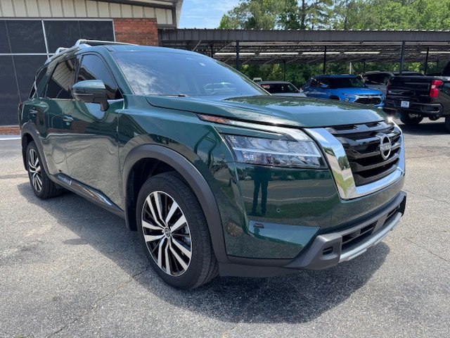 2024 Nissan Pathfinder Platinum photo 3