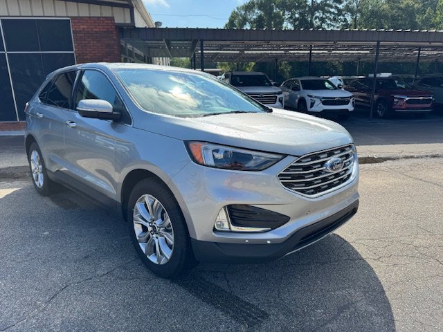 2024 Ford Edge Titanium photo 3