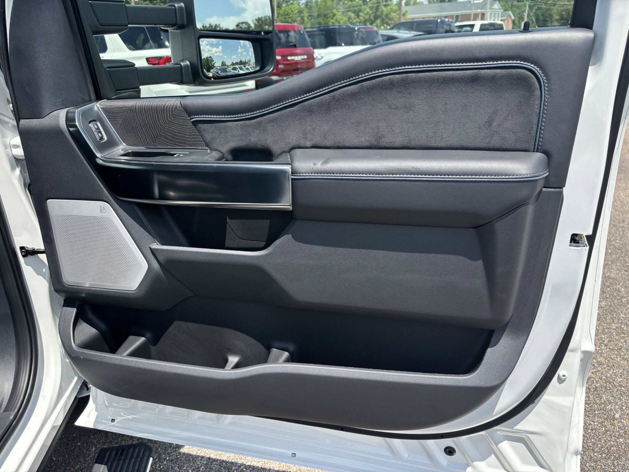 2025 Ford F-250 Super Duty Platinum - Photo 13