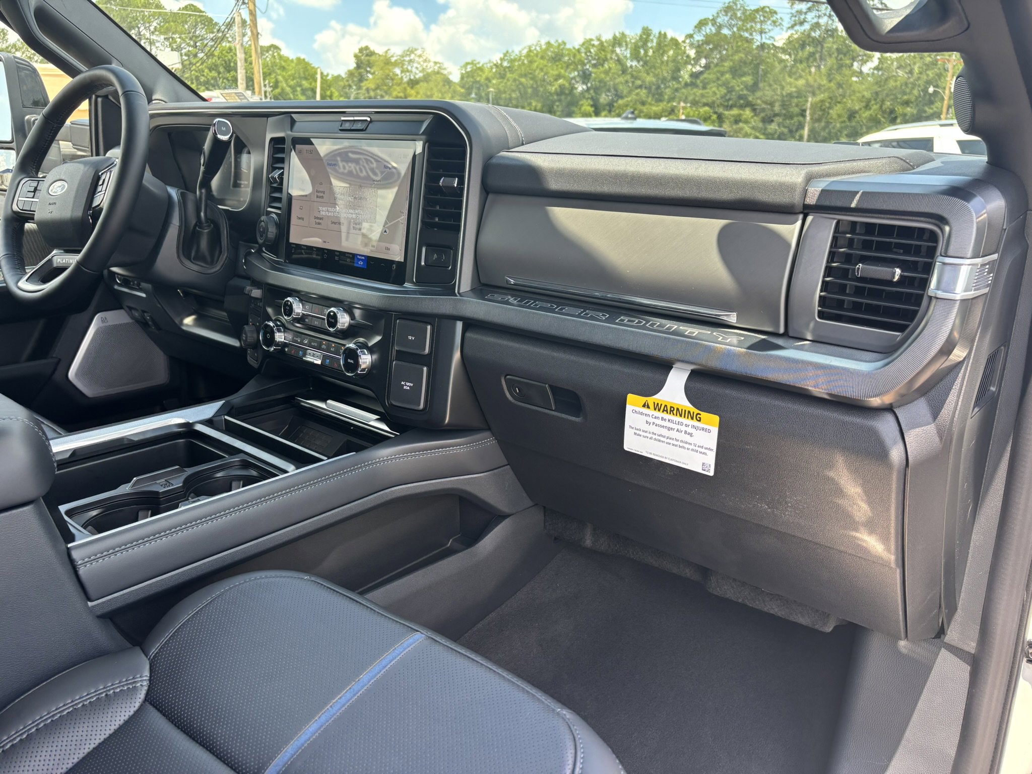 2025 Ford F-250 Super Duty Platinum - Photo 12
