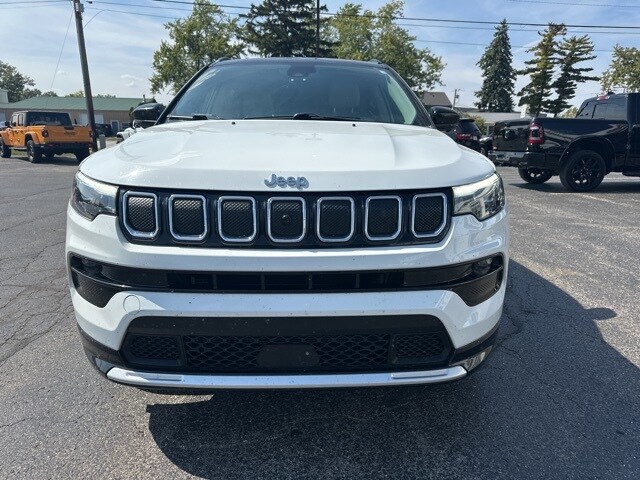 2022 Jeep Compass Limited photo 3