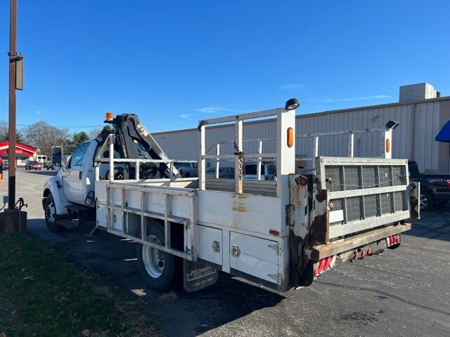 2006 Ford F-650 XL photo 3