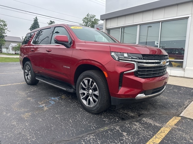 Used 2022 Chevrolet Tahoe LT with VIN 1GNSKNKD3NR187163 for sale in Winamac, IN